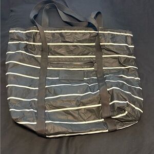 ALOHA COLLECTION Black and White Striped Day Tripper tote